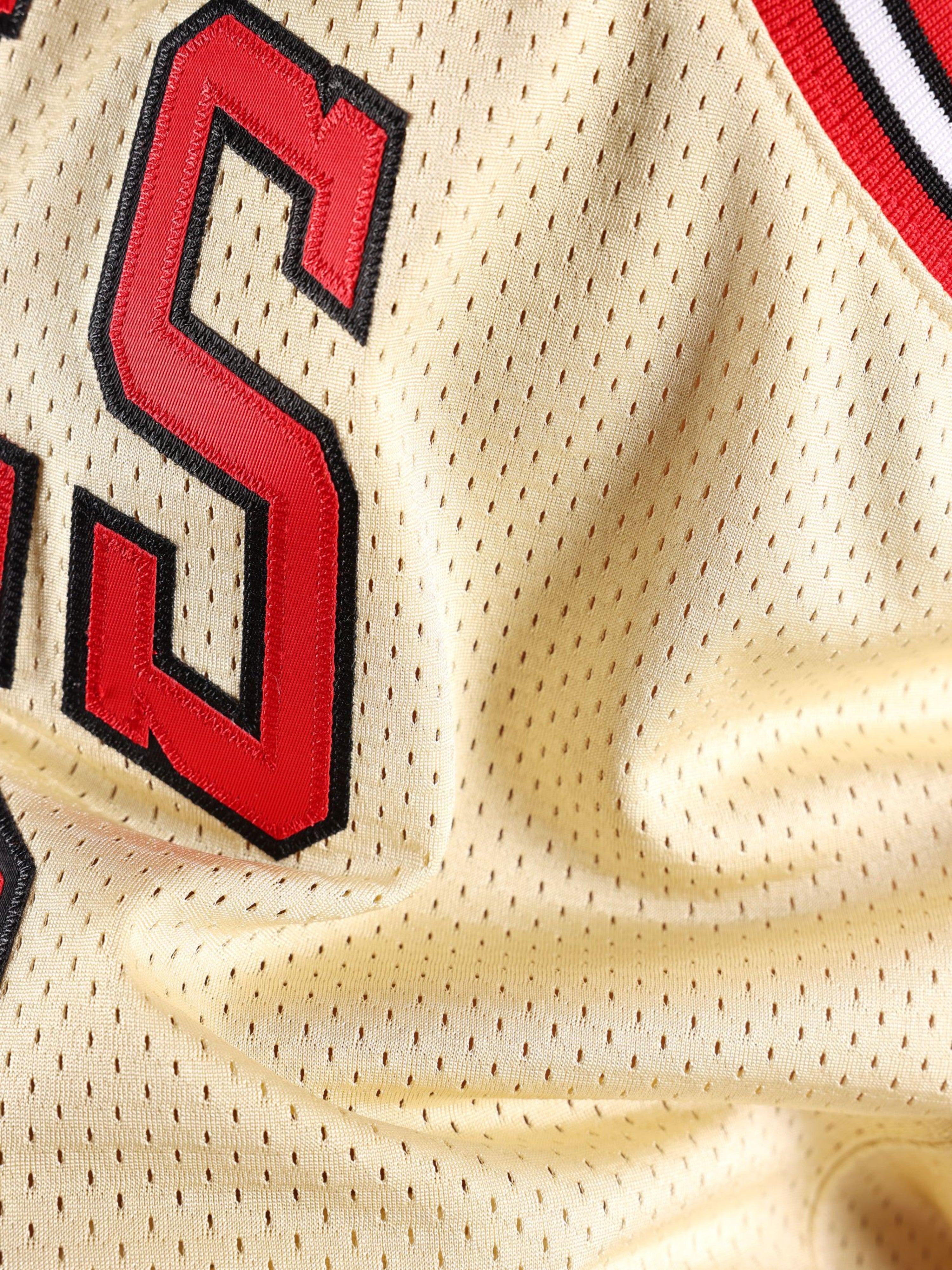 Chicago bulls gold clearance jersey